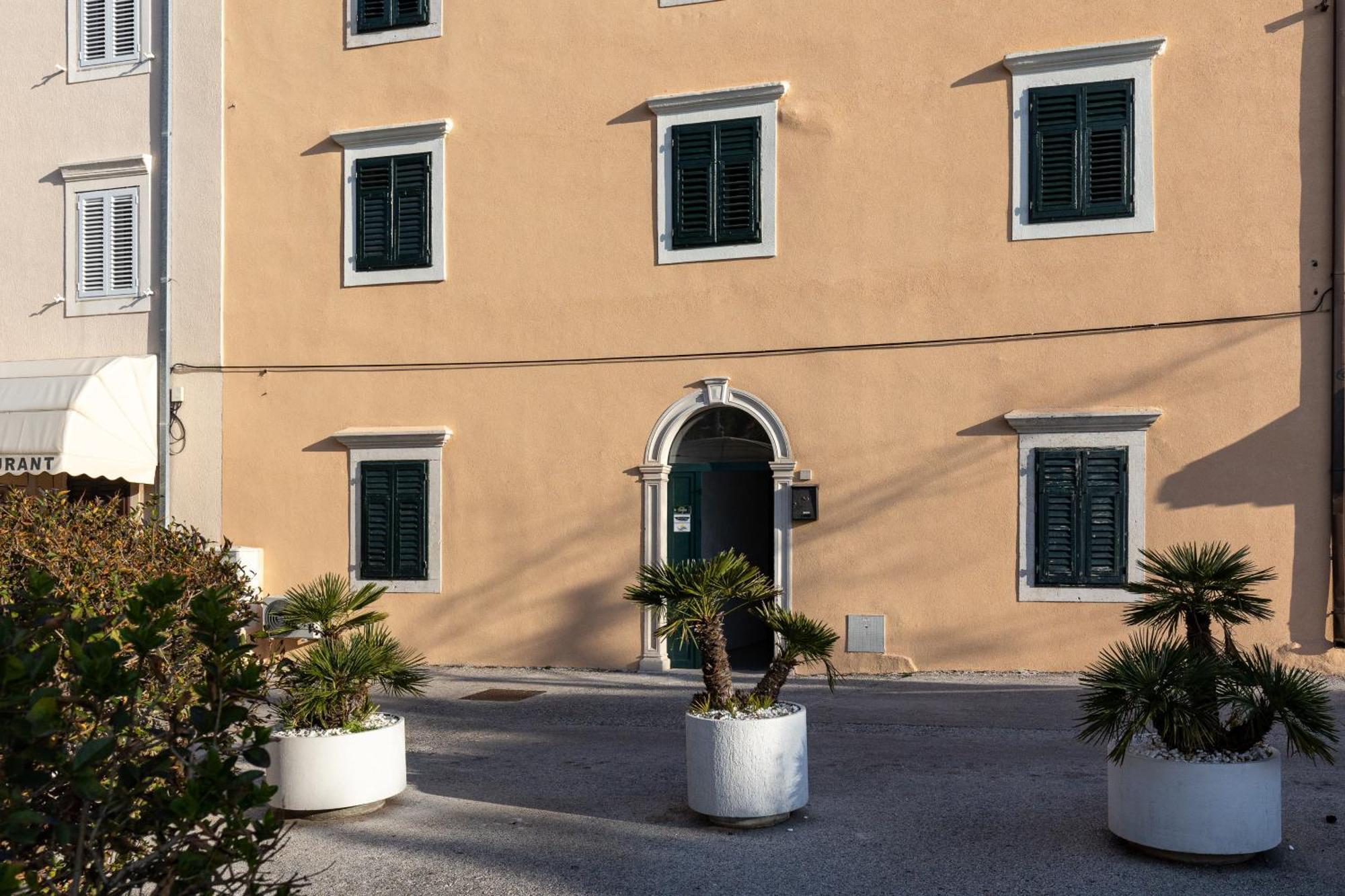 Floret Cavtat